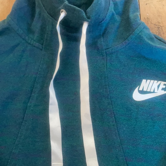 Woman’s Nike training sweater size S - Picture 3 of 4